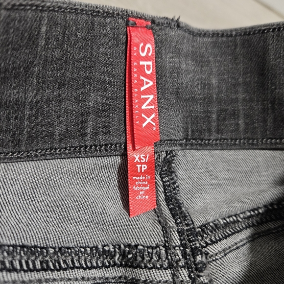 SPANX NWT Distressed Skinny Jeans Vintage Grey Size XS - Picture 10 of 12